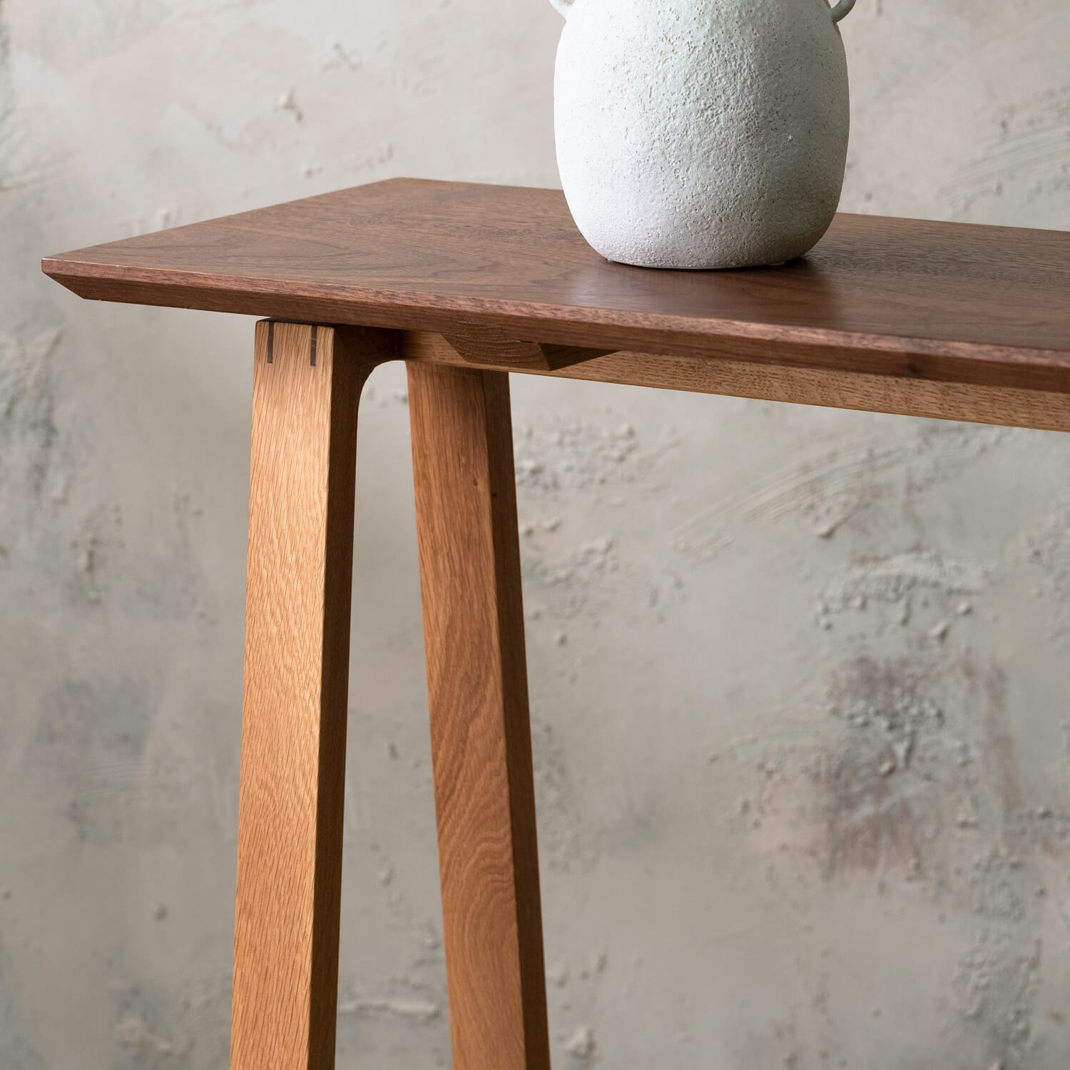 Hela Console Table